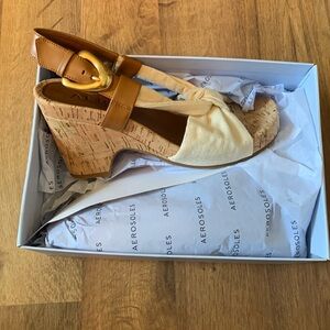 New Miki Aerosoles sandals